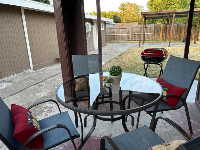 1405 3rd Avenue N, Texas City, TX 77590