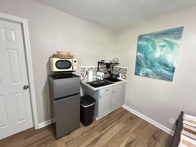 1405 3rd Avenue N, Texas City, TX 77590