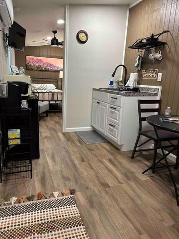 1405 3rd Avenue N, Texas City, TX 77590