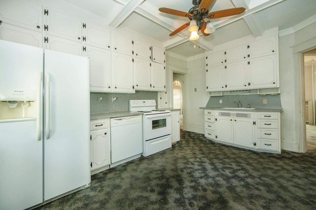 819 E Bremer, Waverly, IA 50677