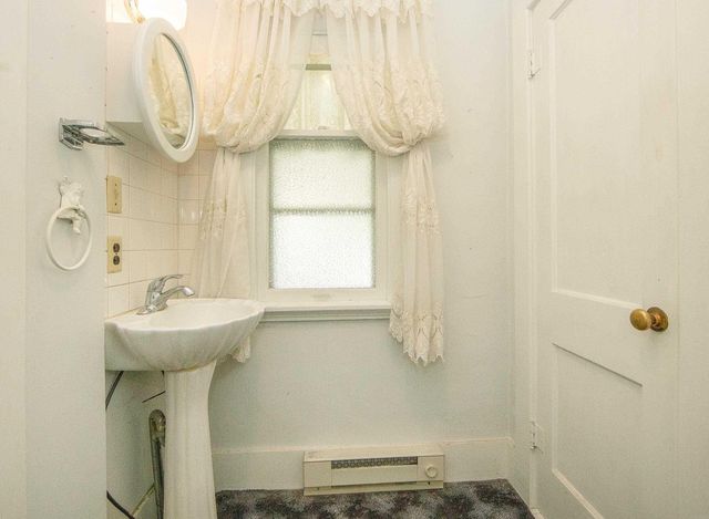 819 E Bremer, Waverly, IA 50677