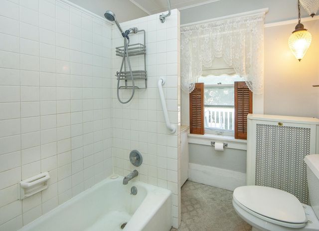 819 E Bremer, Waverly, IA 50677