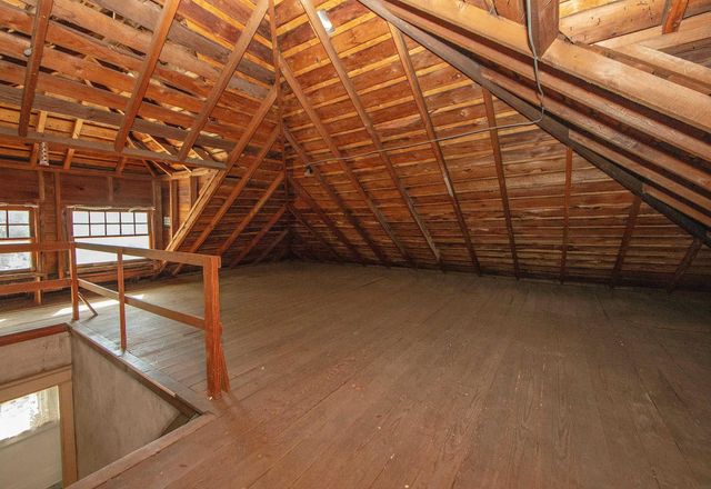 819 E Bremer, Waverly, IA 50677