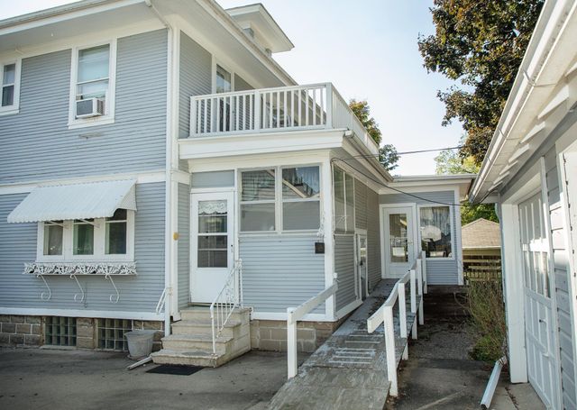 819 E Bremer, Waverly, IA 50677