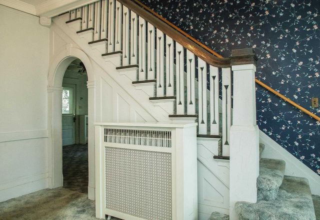 819 E Bremer, Waverly, IA 50677