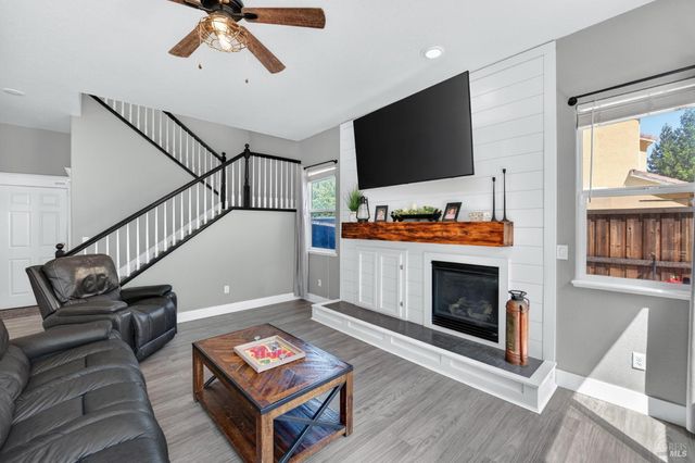 612 Pacific Grove Ct, Vacaville, CA 95688