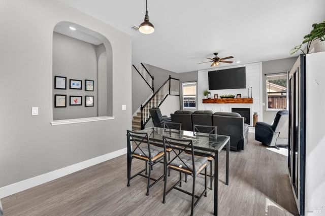 612 Pacific Grove Ct, Vacaville, CA 95688