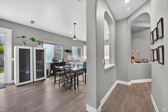 612 Pacific Grove Ct, Vacaville, CA 95688