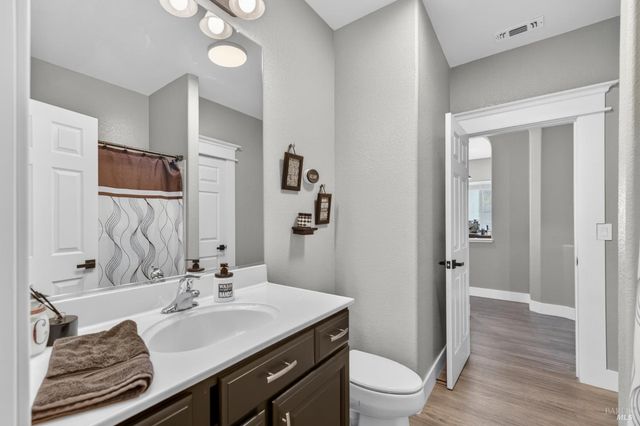 612 Pacific Grove Ct, Vacaville, CA 95688