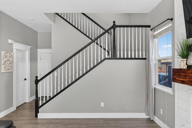 612 Pacific Grove Ct, Vacaville, CA 95688