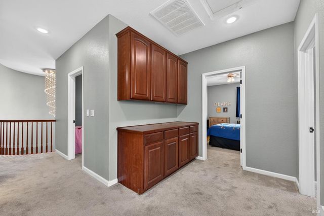 612 Pacific Grove Ct, Vacaville, CA 95688