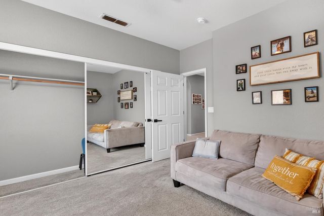 612 Pacific Grove Ct, Vacaville, CA 95688