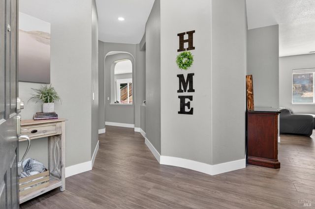612 Pacific Grove Ct, Vacaville, CA 95688