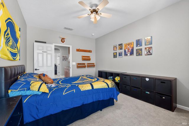 612 Pacific Grove Ct, Vacaville, CA 95688