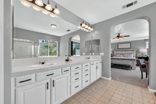 612 Pacific Grove Ct, Vacaville, CA 95688