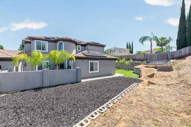 612 Pacific Grove Ct, Vacaville, CA 95688