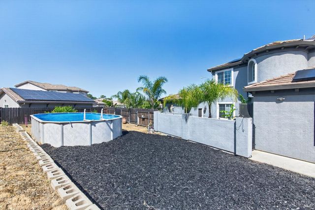 612 Pacific Grove Ct, Vacaville, CA 95688