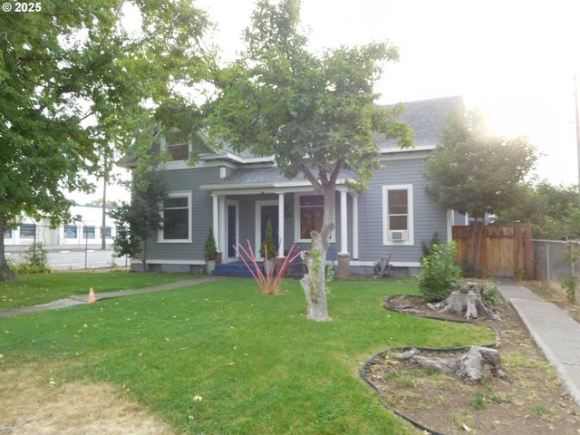 914 S MILL St, Milton Freewater, OR 97862