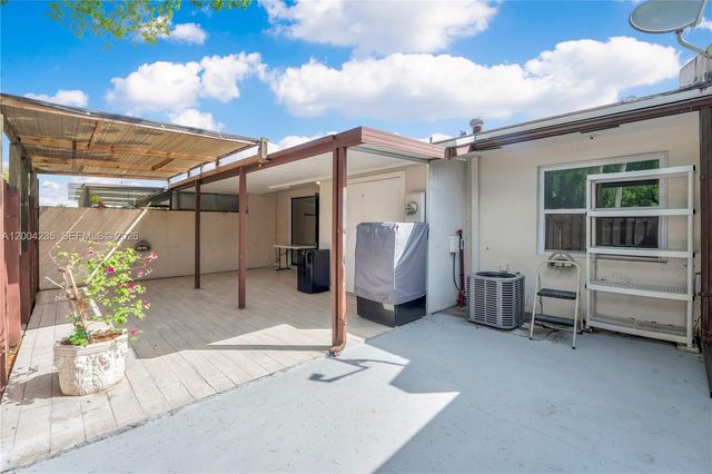 5222 SW 139th Pl, Miami, FL 33175