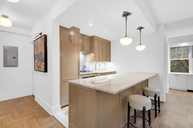 785 Park Ave Apt 4D, New York City, NY 10021