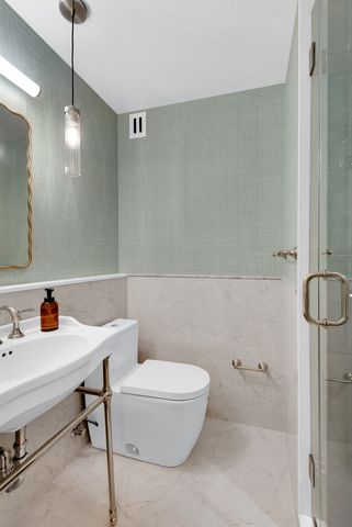 785 Park Ave Apt 4D, New York City, NY 10021