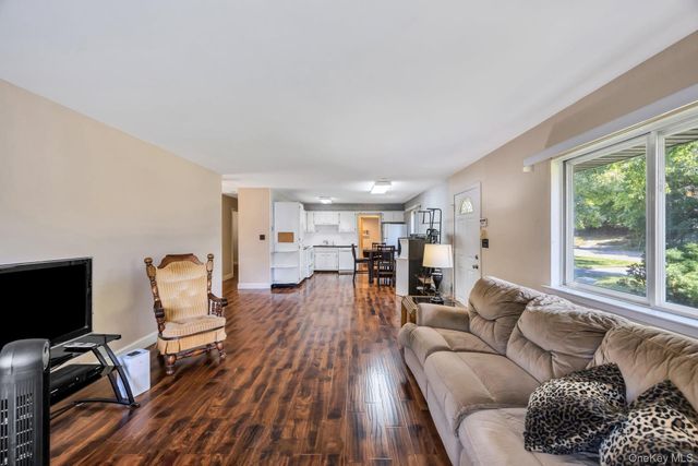 9 Daniel Court, Lake Ronkonkoma, NY 11779