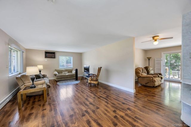 9 Daniel Court, Lake Ronkonkoma, NY 11779