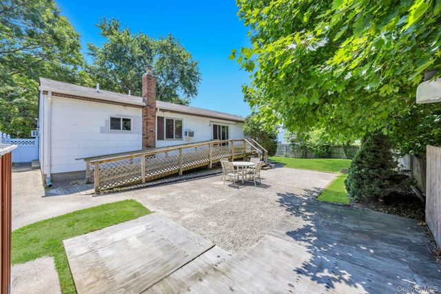9 Daniel Court, Lake Ronkonkoma, NY 11779