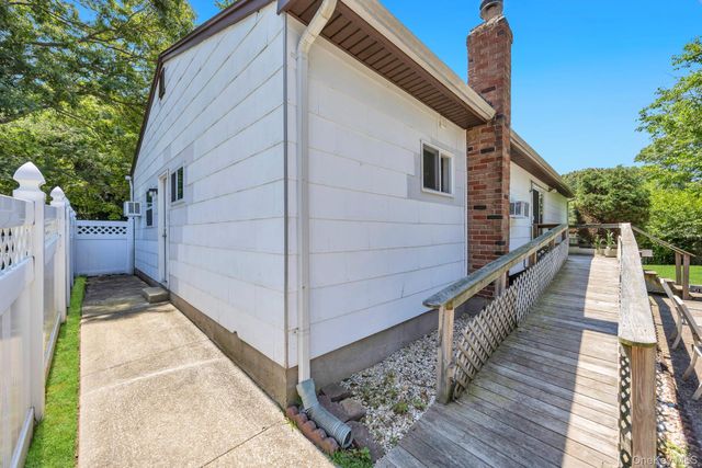 9 Daniel Court, Lake Ronkonkoma, NY 11779