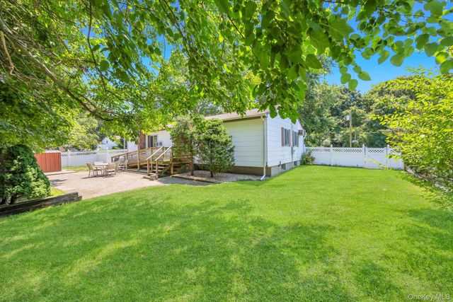 9 Daniel Court, Lake Ronkonkoma, NY 11779