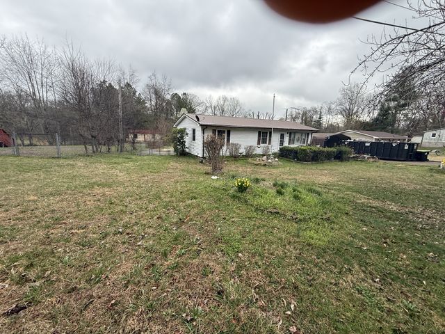 1369 Gip Manning Rd, Clarksville, TN 37042