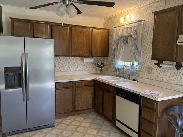 1369 Gip Manning Rd, Clarksville, TN 37042