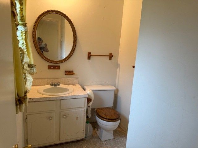 1369 Gip Manning Rd, Clarksville, TN 37042