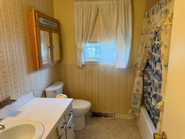 1369 Gip Manning Rd, Clarksville, TN 37042
