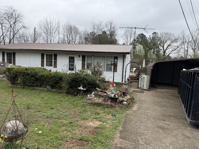 1369 Gip Manning Rd, Clarksville, TN 37042