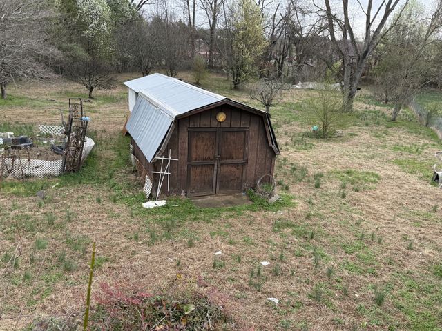 1369 Gip Manning Rd, Clarksville, TN 37042