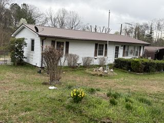 1369 Gip Manning Rd, Clarksville, TN 37042