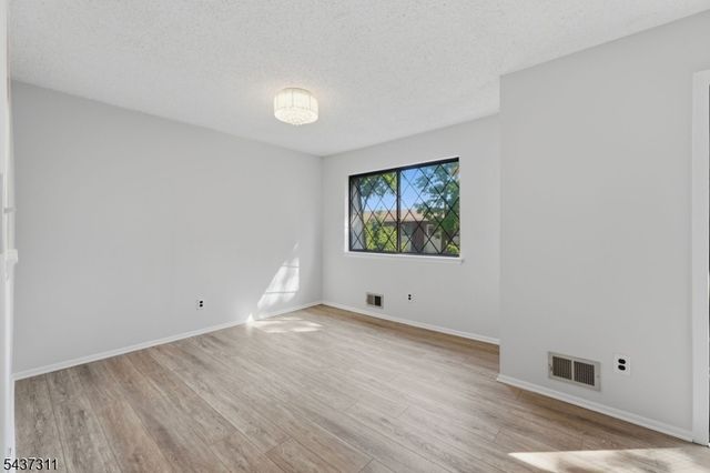 1190 W St Georges Ave, C34 C34, Linden City, NJ 07036