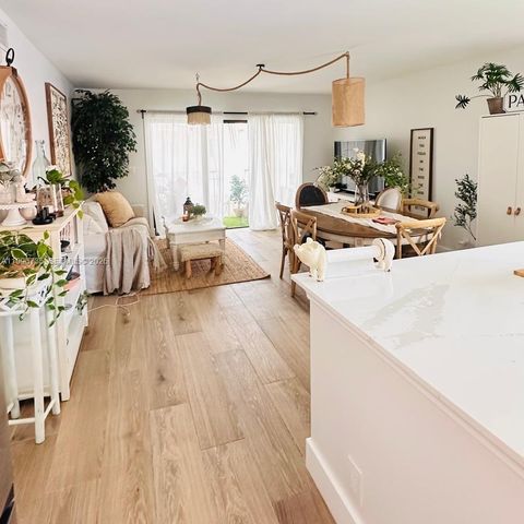 223 Lakeview Dr 204, Weston, FL 33326