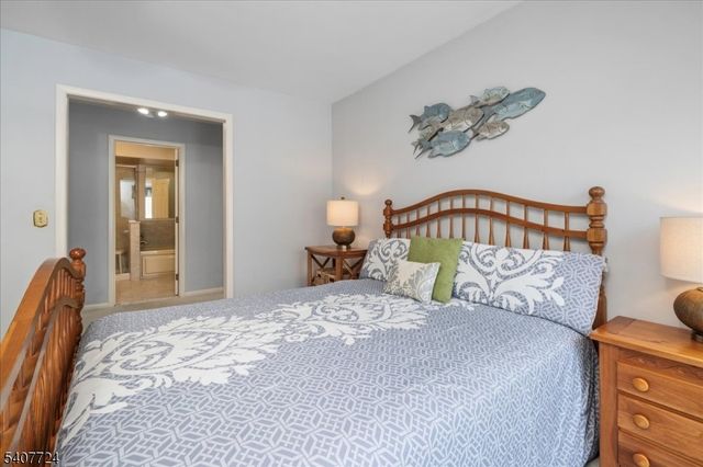 52 Manor Sq, Sparta Twp., NJ 07871