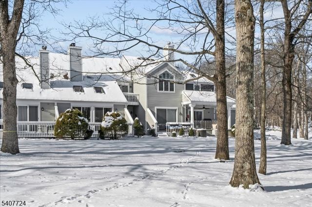 52 Manor Sq, Sparta Twp., NJ 07871