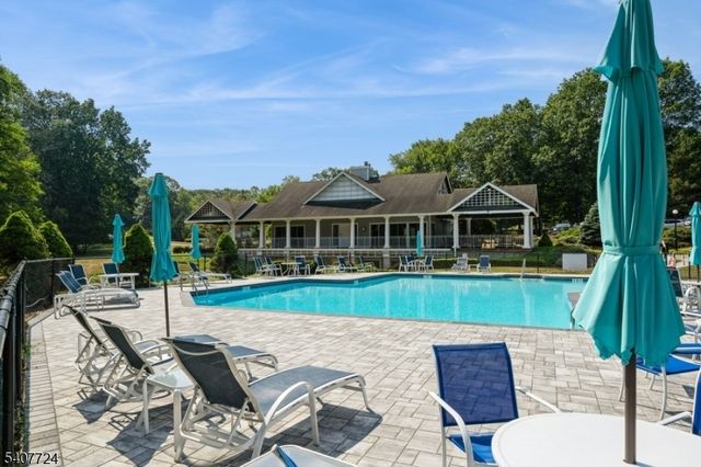 52 Manor Sq, Sparta Twp., NJ 07871