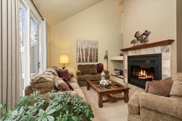 52 Manor Sq, Sparta Twp., NJ 07871