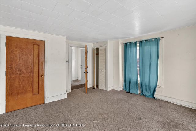 1054 N Cedar Street, Lansing, MI 48906