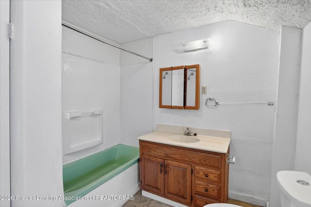 1054 N Cedar Street, Lansing, MI 48906