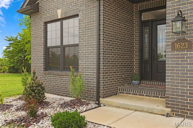 1623 Oglesby Drive, Edwardsville, IL 62025
