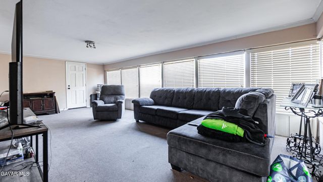 517 W Avenue J10, Lancaster, CA 93534