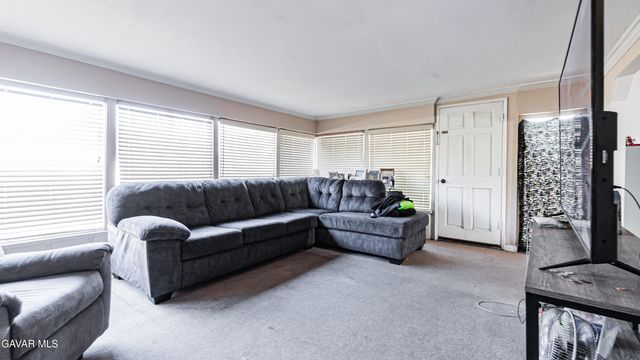 517 W Avenue J10, Lancaster, CA 93534