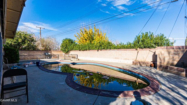 517 W Avenue J10, Lancaster, CA 93534