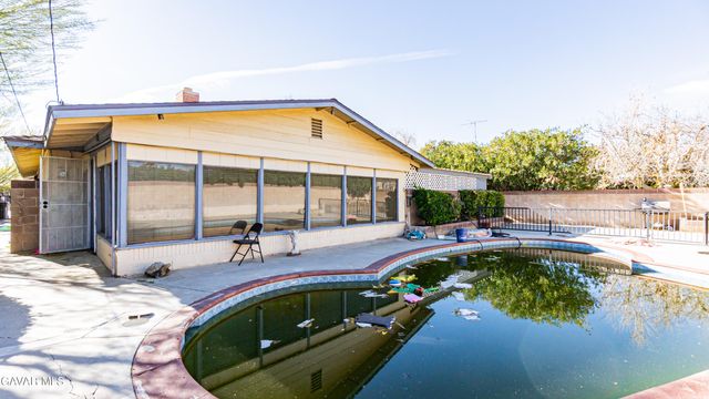 517 W Avenue J10, Lancaster, CA 93534